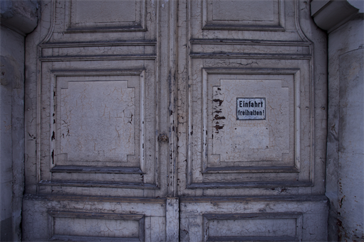 Das alte Portal.